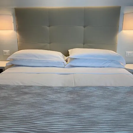 Hotel Nizza Frontemare Superior 3 Stelle-3