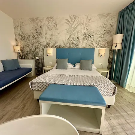 Hotel Nizza Frontemare Superior 3 Stelle-2